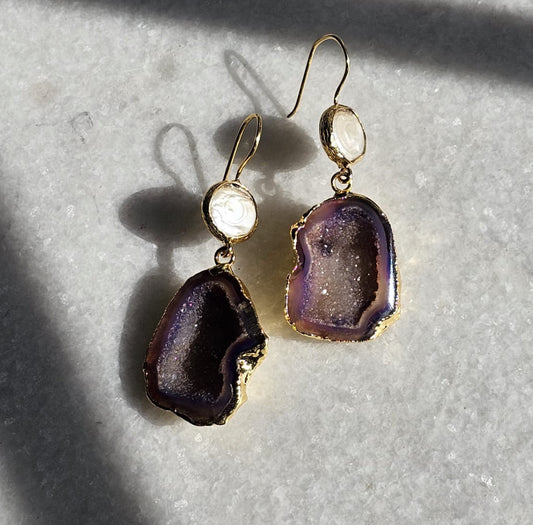 21k gold plated geode agate druzy earrings in flat pearl and purple